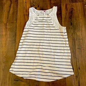 Cream lace trim tank